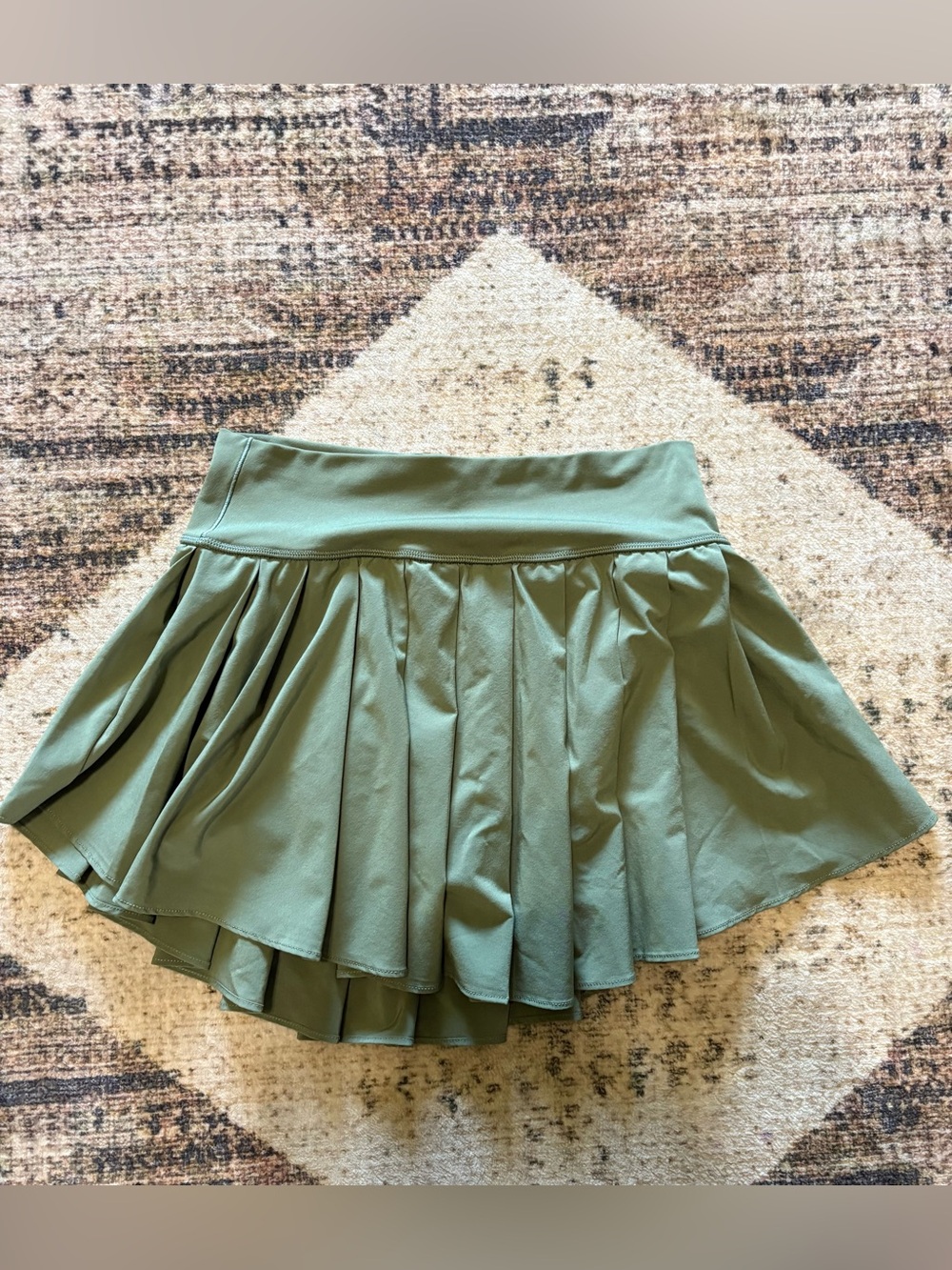 Offline by Aerie Olive Green Pleated Womens Skort Size Medium
